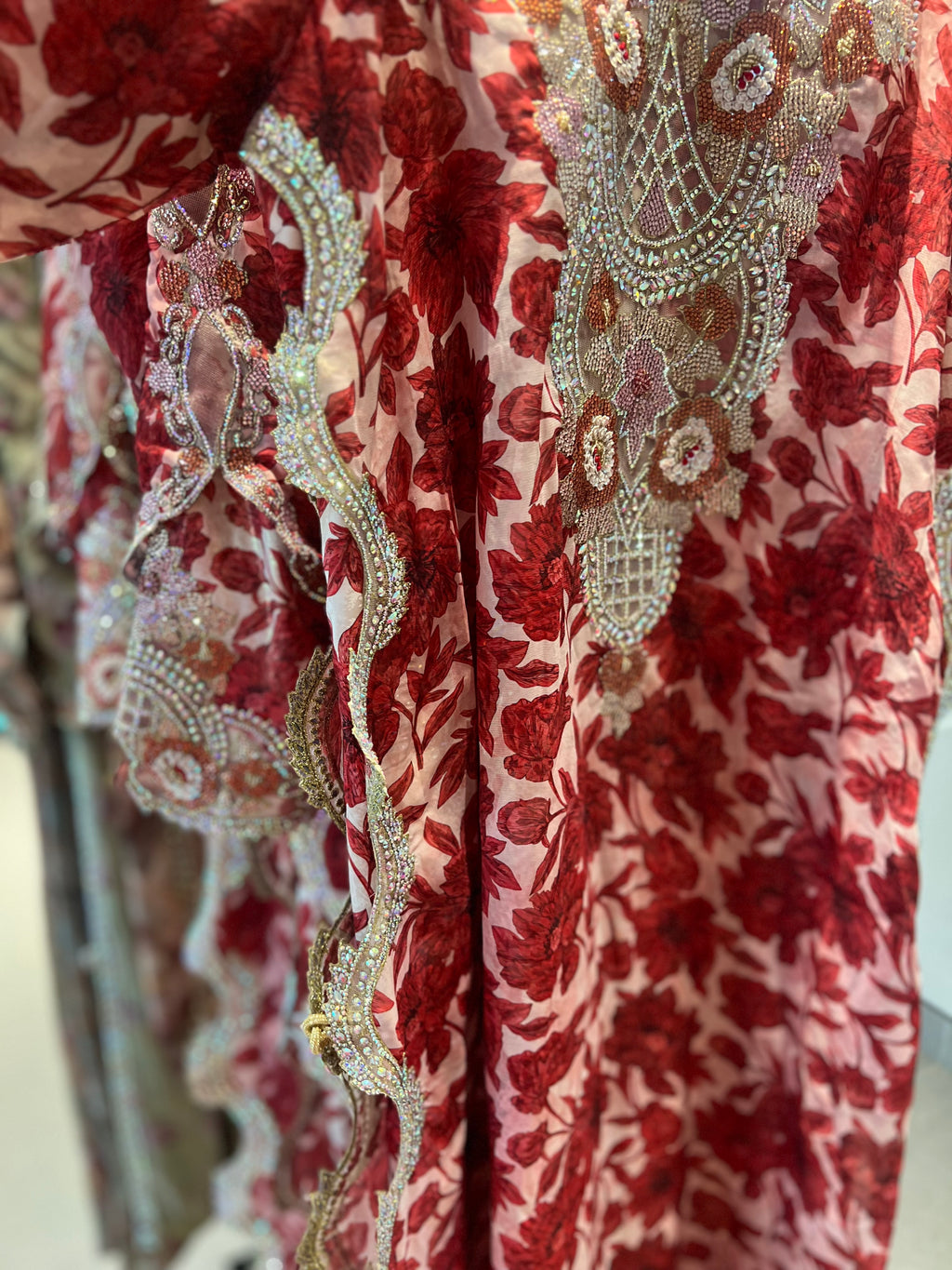Hand-Embroidered Mukhawir – Full Set Included