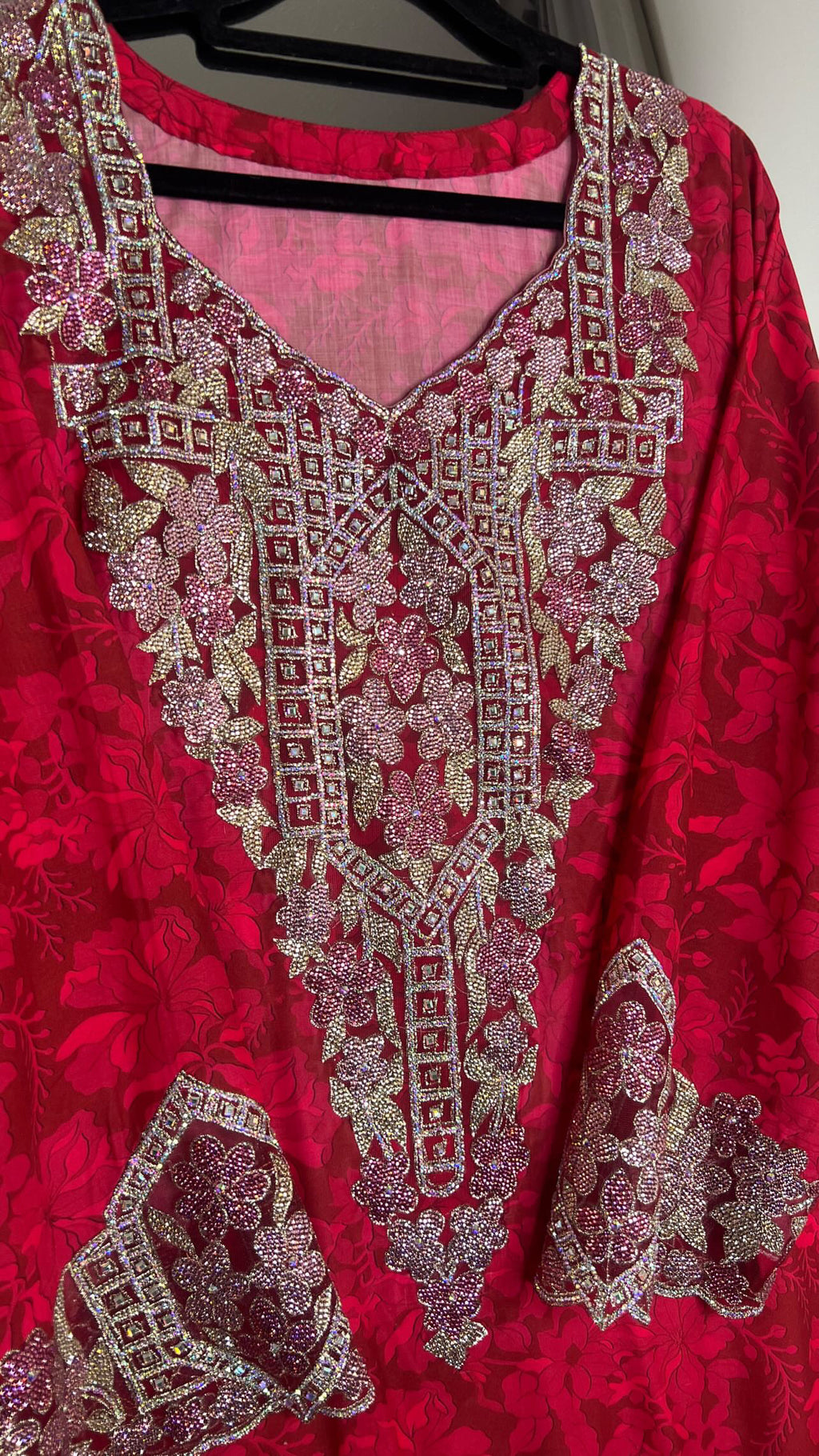 Hand-Embroidered Mukhawir – Full Set Included